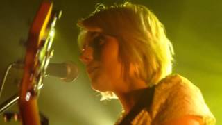 Jessica Lea Mayfield - Nervous lonely night (solo) - Live PARIS 2011
