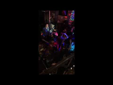 Dj FLY RED BULL TOUT SCHUSS "Cauterets"  AFTER PARTY ROYALTY CAFE