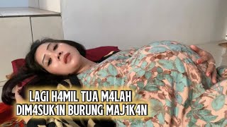 Download lagu Lagi hamil tua malah dimasukin burung majikan - film pendek  mp3