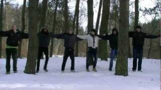 preview picture of video 'HAPPY FEET & ZORBA's DANCE, czyli STUDNIÓWKA 2012 CZOŁÓWKA  IV A TE'