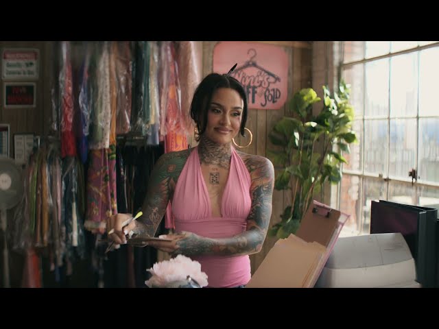 US Chart Hit: Folded jetzt ansehen!