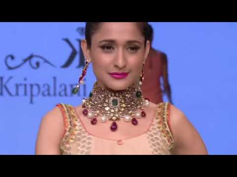 Yami Gautam walks for D.Navinchandra Exports at IIJW 2012