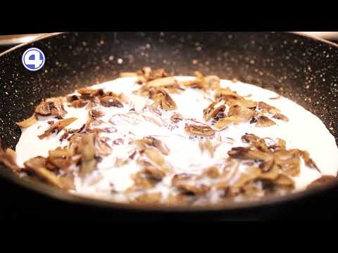 Вкуснейшие котлеты без мясорубки: рубленая куриная грудка и нежнейший грибной соус