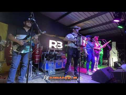 LA TRABA TRABA  - JHONATHAN CHAVEZ EN VIVO