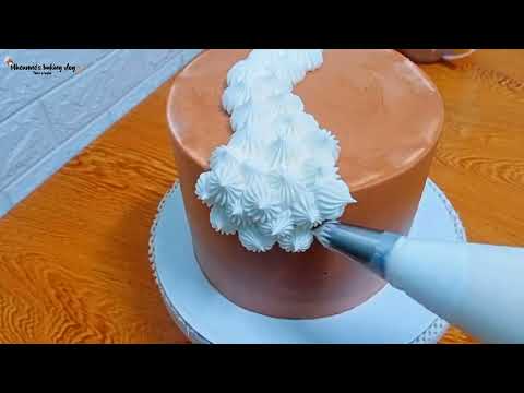 Decorating Alfonso themed cake