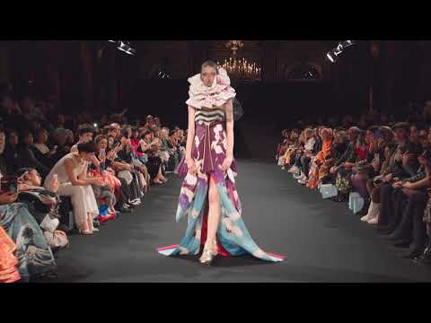 Yumi Katsura 2019 Spring & Summer Couture Collection in Paris