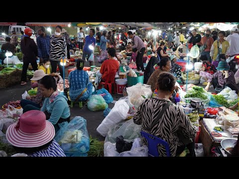 Chbar Ampov Early Morning Market - Daily Lifestyle of Khmer People Buying Vegetable, Fruit & More