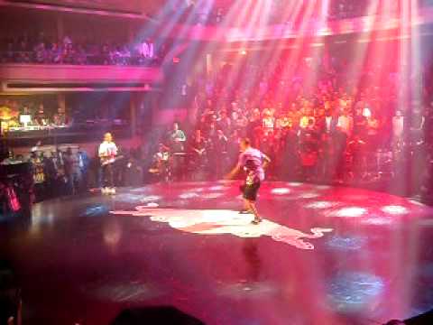 RED BULL BC ONE 2009 LILOU VS MORRIS