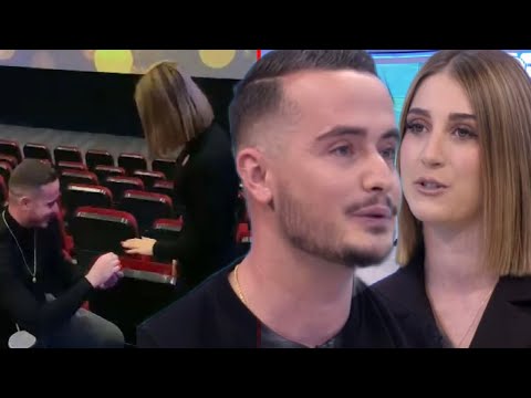 Ju ul në gjunjë në kinema, propozimi më i bukur për martesë - Shqipëria Live 30 Nëntor 2022