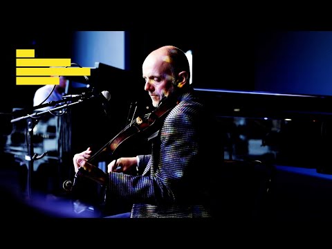 Duncan Chisholm & friends perform ‘Beneath the Fortress’ | 2021 International Festival