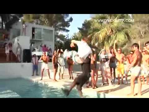 David Guetta & Akon talks about Sexy Chick video! :)