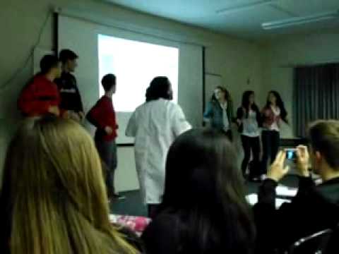 MU e MUV, paródia professor Alan - PRÉ-VESTIBULAR DA UFSC 2011