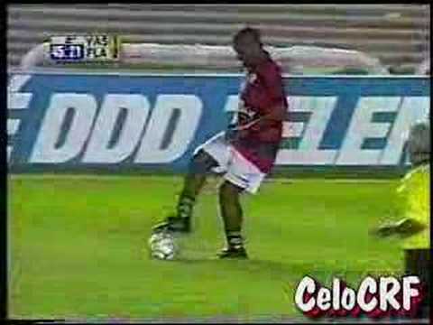 Embaixadinhas do Beto contra o Vasco em 2000