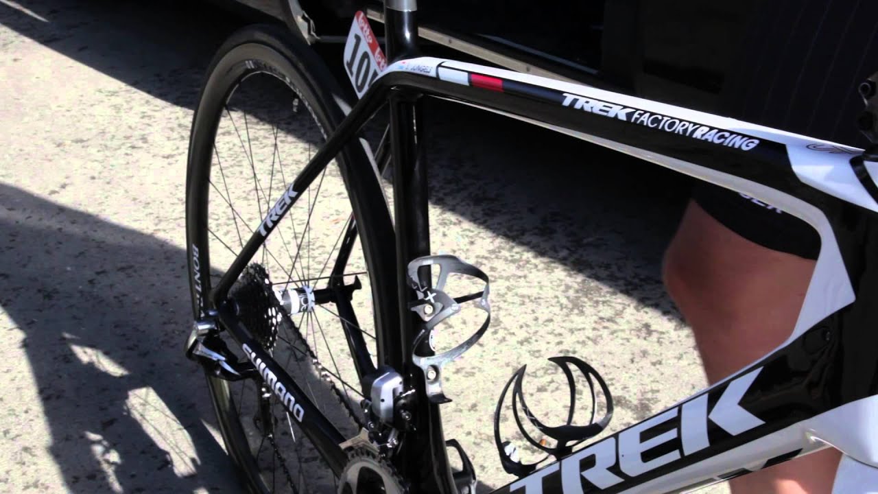 Bob Jungels shows off his Trek Madone racing bike - YouTube