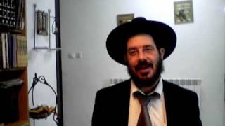 סיפורים  הרב מרדכי אליהו זצ"ל - הרב אברהם מלמד (הרב אברהם מלמד) - התמונה מוצגת ישירות מתוך אתר האינטרנט יוטיוב. זכויות היוצרים בתמונה שייכות ליוצרה. קישור קרדיט למקור התוכן נמצא בתוך דף הסרטון