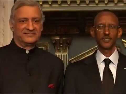 Rwandan Flag Raised at Commonwealth 2010