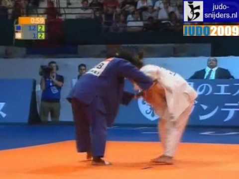 Judo 2009 Rotterdam: Yanet Bermoy (CUB) - Romy Tarangul (GER) [-52kg].