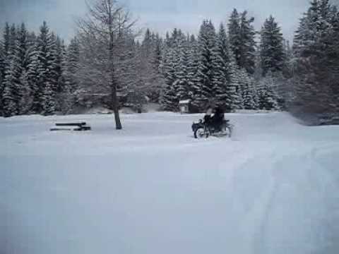 Schneedrift mit der Ural