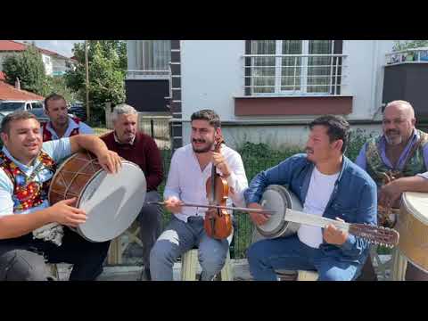 kemancı Cüneyt ve ekibi