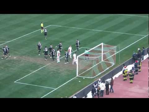 Bari - Ascoli 0-1 punizione De Falco e miracolo Mauroantonio