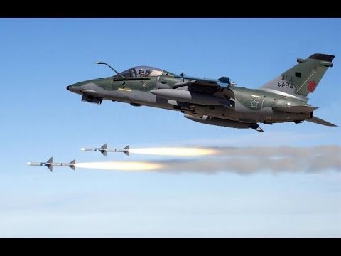 Lançamento de bomba com o caça A-1 da FAB