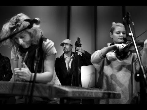 Kapela ze Wsi Warszawa: W boru Kalinka