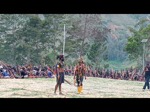 LANNY JAYA pejelesaian masalah perang suku  massa ALFRED 02