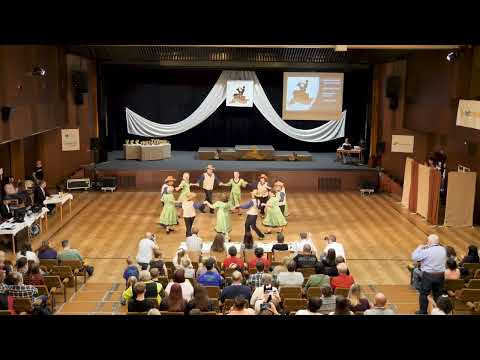 Naši sousedé z Chvalovic Fidlej celej den