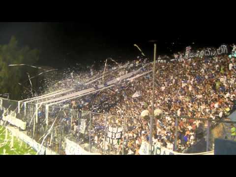 "los caudillos del parque vs sarmiento ( recibimiento al equipo)" Barra: Los Caudillos del Parque &bull; Club: Independiente Rivadavia