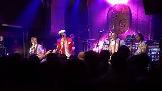 ME FIRST AND THE GIMME GIMMES - Nobody Does It Better (Carly Simon) @PETIT BAIN (02-07-2019)