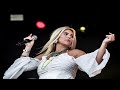 VA - Roxeanne Hazes - De Tijd Gaat Mooie Dingen Doen - Op Wie Ik Niet Mis