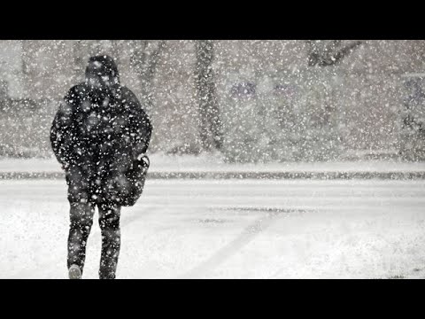 Video Thumbnail: Deutschland im Schnee-Chaos: Sturm-Tief Elli bringt Eisregen & Schneeverwehungen