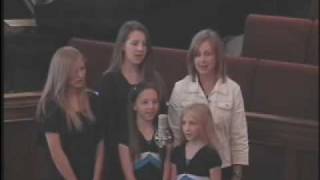 Granlund Family singing Praise God From Whom All Blessings Flow