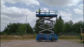 رافعة هيدروليكية مقصية Genie GS-4390 RT | صورة 4 - Machineryline