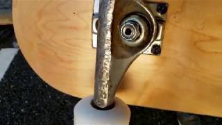 【スケートボードメンテナンス】SKATEBOARD MAINTENANCE! トラックのキングピンナットを交換して気持ちの良い新年にしよう！