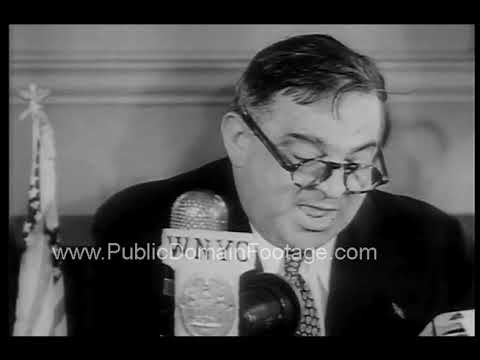 Mayor Fiorello La Guardia reads Dick Tracy comics 1945