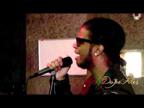 Unique Zayas Performs Maniac.mov