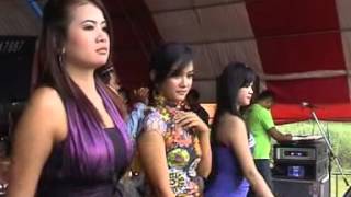 Download lagu Astina Kudus - Dj Chaca Live Singocandi Kudus 2013 mp3