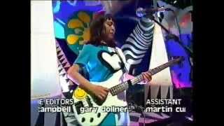 Shonen Knife - Riding On The Rocker ( The Word 1992 )