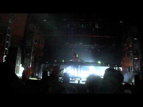 North Coast Day 1 Axwell [Alesso & Sebastian Ingrosso - Calling(Lose My Mind)]