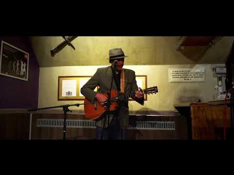 Bert Hadders - Veur Wèl Nait Duurt Te Dreumen, yn Bernlef (Grins) Noardewyn Light #omropfryslan