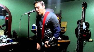 Green Day - Walk Away (cover) HQ (SOUNDS JUST LIKE BILLIE JOE ARMSTRONG!!!)