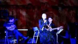 Mariza singing &#39;Tasco na Mouraria&#39; at the Torre de Belém