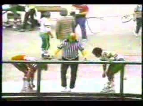 roller derby fight, Donna Young vs Lois Dekker