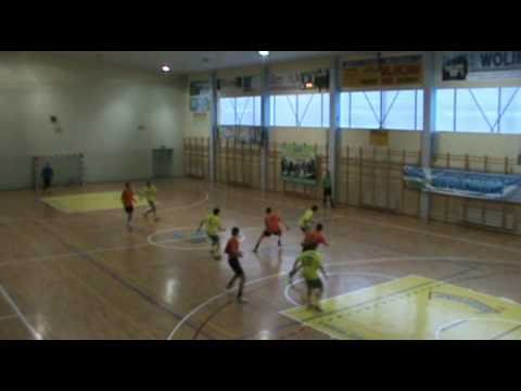 [29.12.10r]HTPN Limanowa kat. Juniorzy Starsi: Płomień - LKS Rupniów (1 połowa)