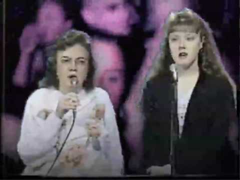 Henrietta and Merna sing "Go Tell It On The Mountain" Techno REMIX