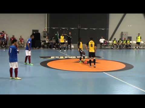 Université d'Evry Val d'Essonne (France) 7 - 5 University of Sheffield (Grande-Bretagne)