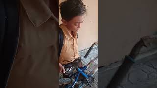 Download lagu beeangkat sekolah bersepeda mp3