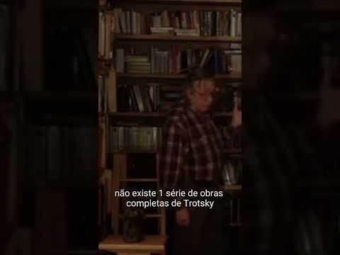 Olavo mostra seus livros