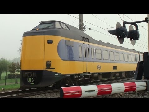 2011-09-23 [NS] Class 4000 + Class 4200 (ICM/Koploper), IC 1524